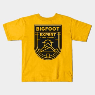 Bigfoot Expert v01 Kids T-Shirt